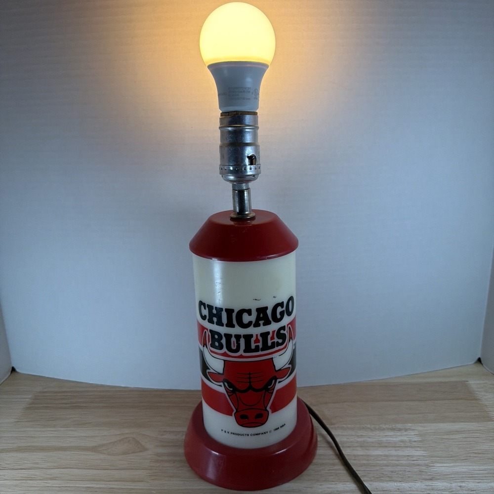 Vintage 1988 Chicago Bulls Lamp P & K Products - READ DESCRIPTION